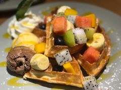 水果华夫饼-Lia Cafe Bar Restaurant松山咖啡屋
