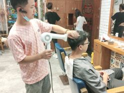 点击看大图 -T.1 hair salon烫染接发