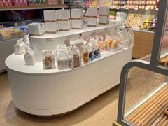面包甜点陈列柜-好利来(欧亚商都店)