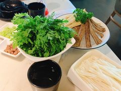 -左庭右院鲜牛肉火锅(浦江欢乐颂店)