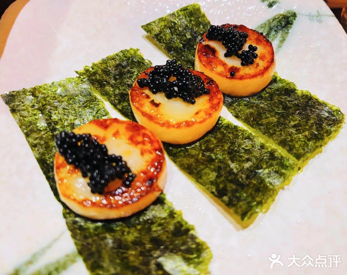 火焰下的美味，一起感受铁板的力量吧