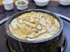 石锅松茸鸡-南渝食府.墨脱石锅松茸鸡