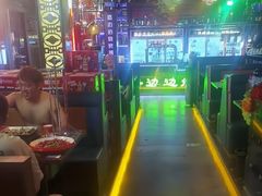 -路边边地标烧烤·川菜·小龙虾·音乐酒馆(良乡长虹店)