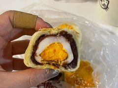 豆沙蛋黄酥-闻酥园(大慈寺店)