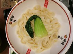 -顺溜·手工刀削面·黑金店(铜锣湾店)