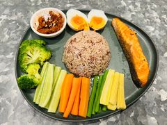 煎三文鱼蔬菜盖饭-香蕉叶餐厅(是隆店)