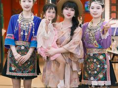 -刘姐啤酒鱼民族演艺餐厅(西街总店)