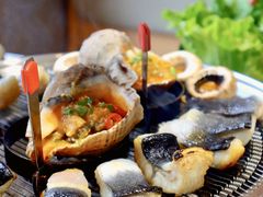 -围炉肉舍•炭烤活鳗•丹东海鲜烤肉(步行街店)