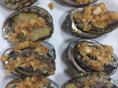 蒜蓉豉汁蒸鲍鱼-叶存利海鲜大馅饺子(东戴河止锚湾店)
