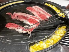 -山野的朋友露营炭火烤肉