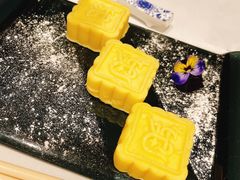 绿豆糕双皮奶时令水果-Yan Ting 宴庭中餐厅(上海静安瑞吉酒店)