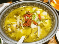 -渝是乎酸菜鱼(龙旗购物中心店)