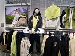 -百年港湾奥特莱斯(香炉礁店)