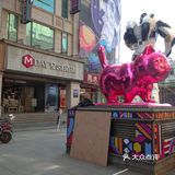 五一的布置很有意思呀，特别喜欢这几只猫猫的模型