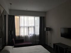 -桔子酒店(深圳东门湖贝地铁站店)