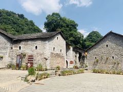 -高荡千年布依古寨旅游景区