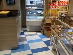 -85度C(生甜甜圈研究工坊·上海平凉店)