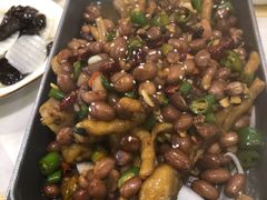 花生烧鸡爪-我家福厨(万达中餐厅店)