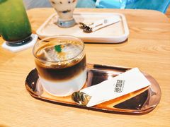 -ZING COFFEE 镜咖啡