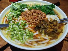 纯正云南小锅米线-遇见阿家村云南菜(魏公村店)