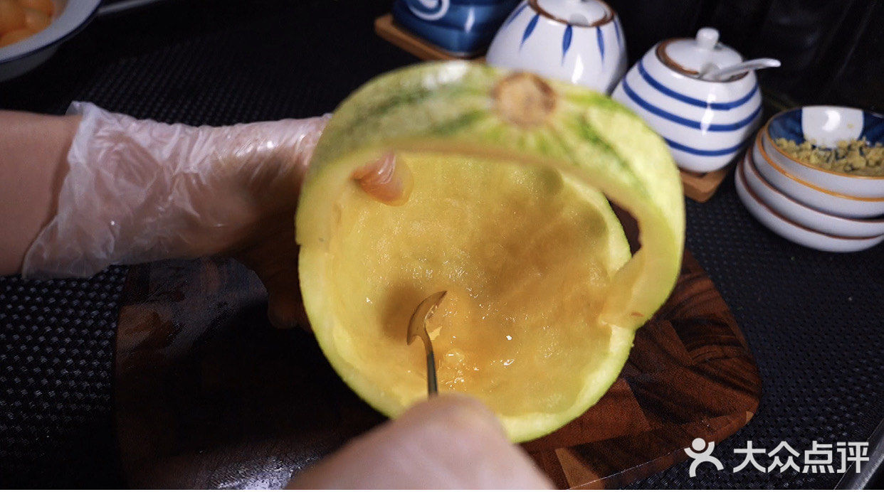 哈密瓜炒虾仁，这是什么神仙美味额！太好吃了呀！