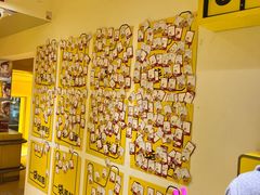 -咻啵翔翔零食基地(万达广场店)