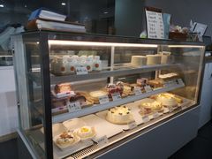 面包甜点陈列柜-洪小凡(钱塘明月店)