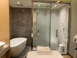 -香港倾城国际·美容美体中心