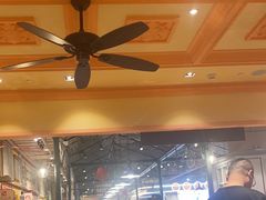 -大食代美食广场(上海中心店)