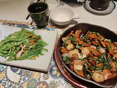 -云海肴·汽锅鸡·云南菜(天山百盛优客店)