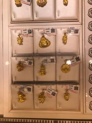 -菜百首饰店(东方新天地店)