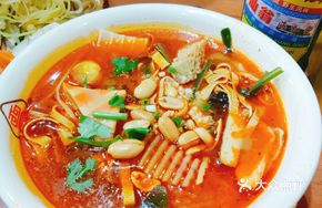 Three Delicacies Clear Soup Rice Noodles