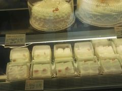 -红宝石·鲜奶小方·海派西点房(金杨店)