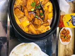 黄焖鸡米饭-汇吃汇喝美食街(上海建发浦悦荟广场店)