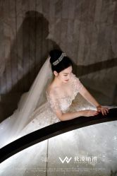 -艾米丽婚纱礼服