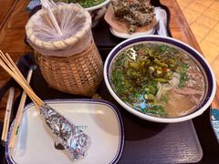 -云阿蛮云南生烫牛肉米线(奉贤路店)