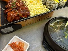 -豚妈妈汤饭·部队锅(南京东路店)