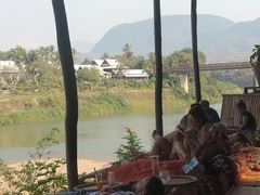 -乌托邦酒吧和餐厅