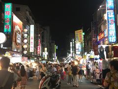 -六合夜市