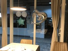 靠窗位-春树下·树屋花房西餐厅(罍街AS1980店)