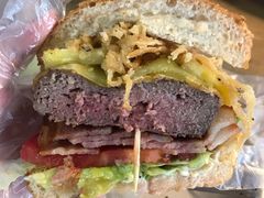 27&nbsp;牛肉汉堡-HELLO 27 意面·沙拉·帕尼尼