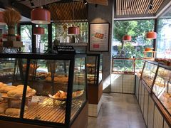 面包甜点陈列柜-Dough&Joe团憩(瑞虹天地月亮湾店)