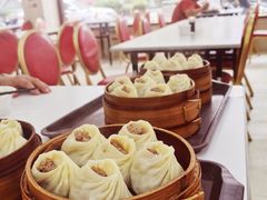 蟹黄小笼包-常州糕团店(北大街新世纪商城店)