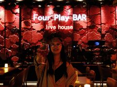 -FOUR PLAY BAR