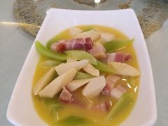 一品海鲜煲-江南村酒家
