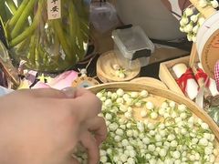 -吴山路夜市