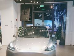 -TESLA 特斯拉(上海太古汇体验店)
