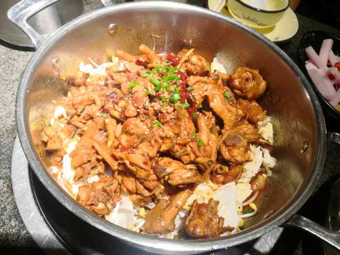 鑫巴蜀新概念火锅-"就那样吧 习惯好评 服务员有待提高.