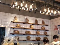 面包甜点陈列柜-81BAKERY(大学路店)