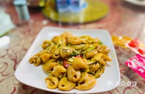 Stir-fried Intestines with Homemade Pickled Vegetables